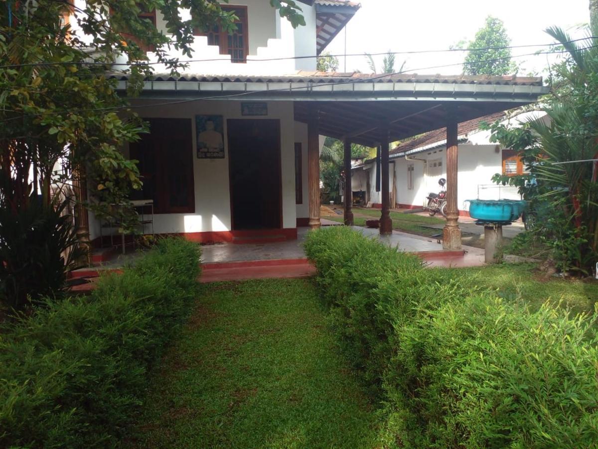 Jayanath Villa Boossa Экстерьер фото